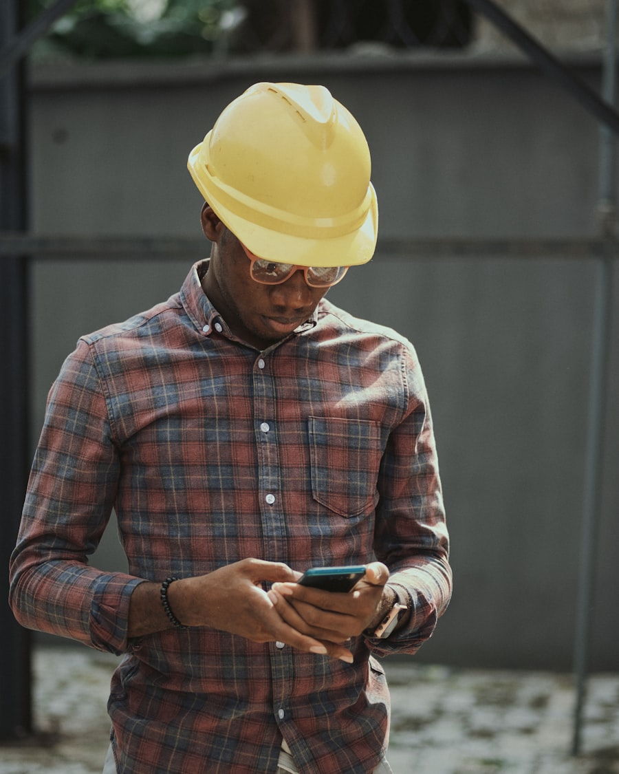 Technicien sur le terrain utilisant FlowTeck